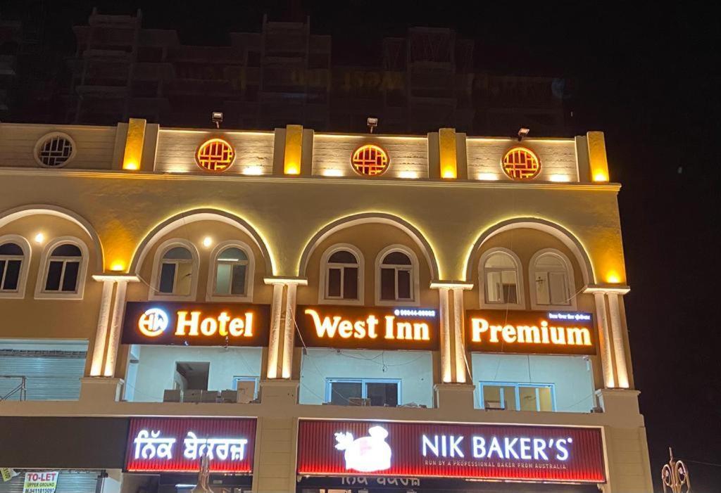 Hotel West Inn Premium Kharar ภายนอก รูปภาพ