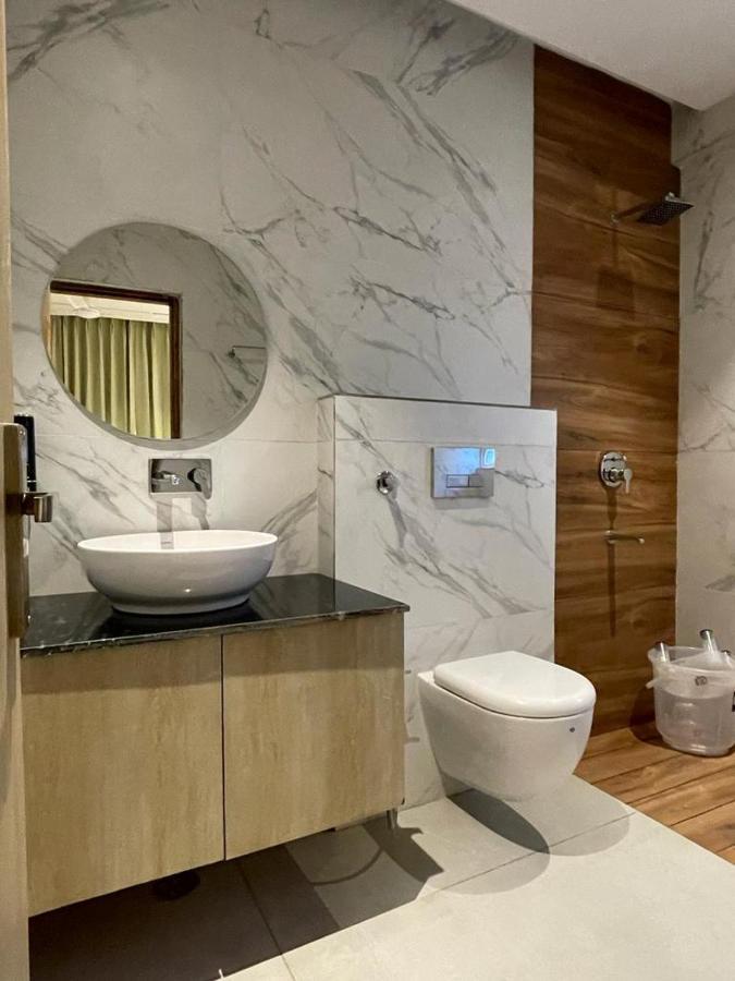 Hotel West Inn Premium Kharar ภายนอก รูปภาพ