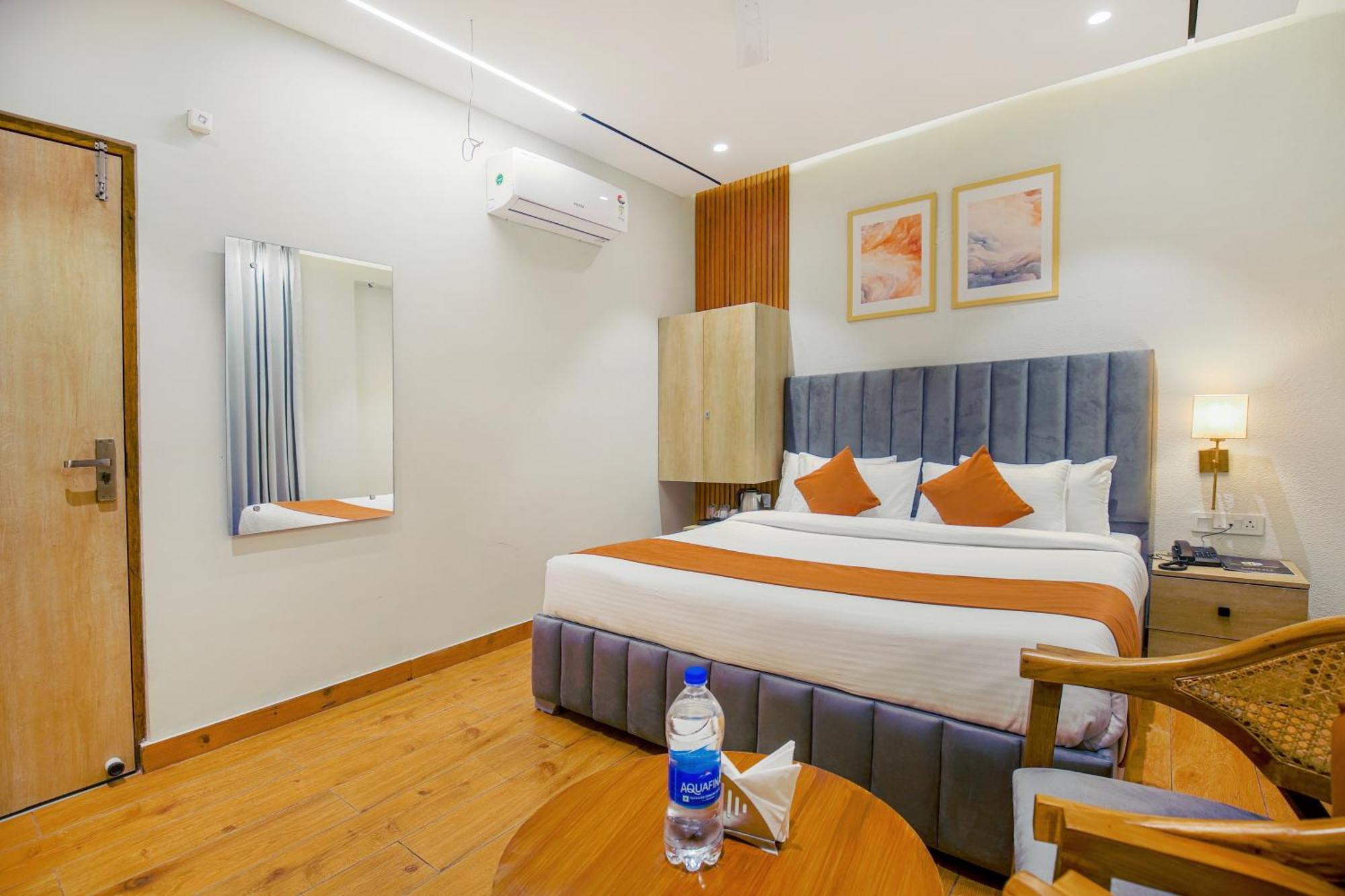 Hotel West Inn Premium Kharar ภายนอก รูปภาพ