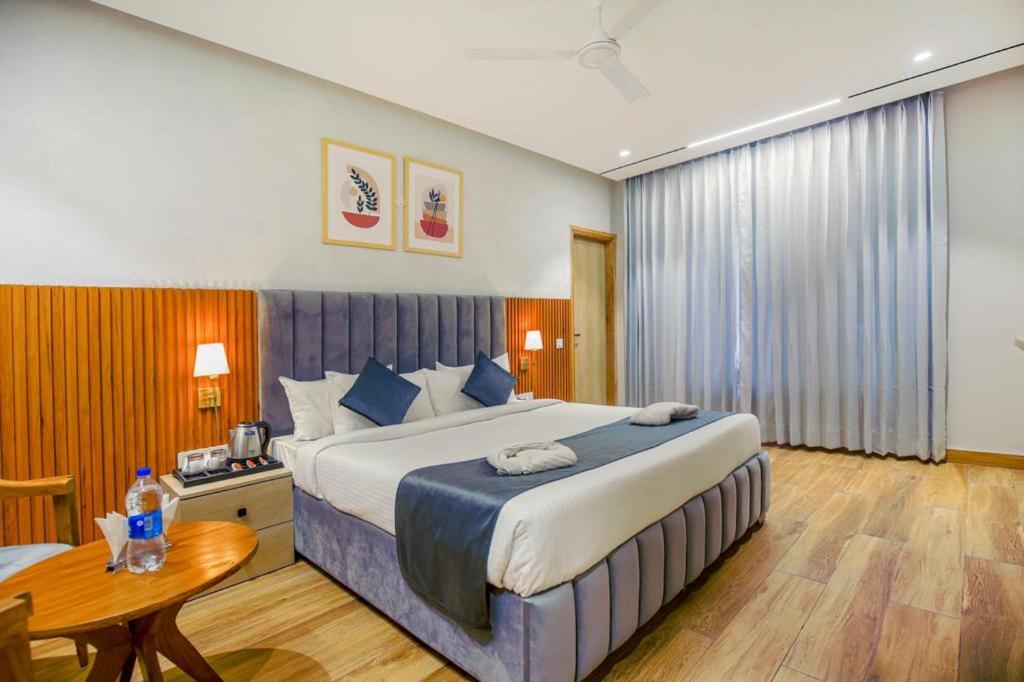 Hotel West Inn Premium Kharar ภายนอก รูปภาพ